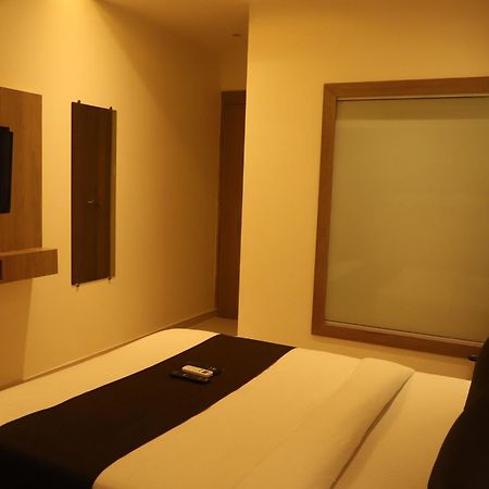 Hotel Sai Pritam Βομβάη Εξωτερικό φωτογραφία