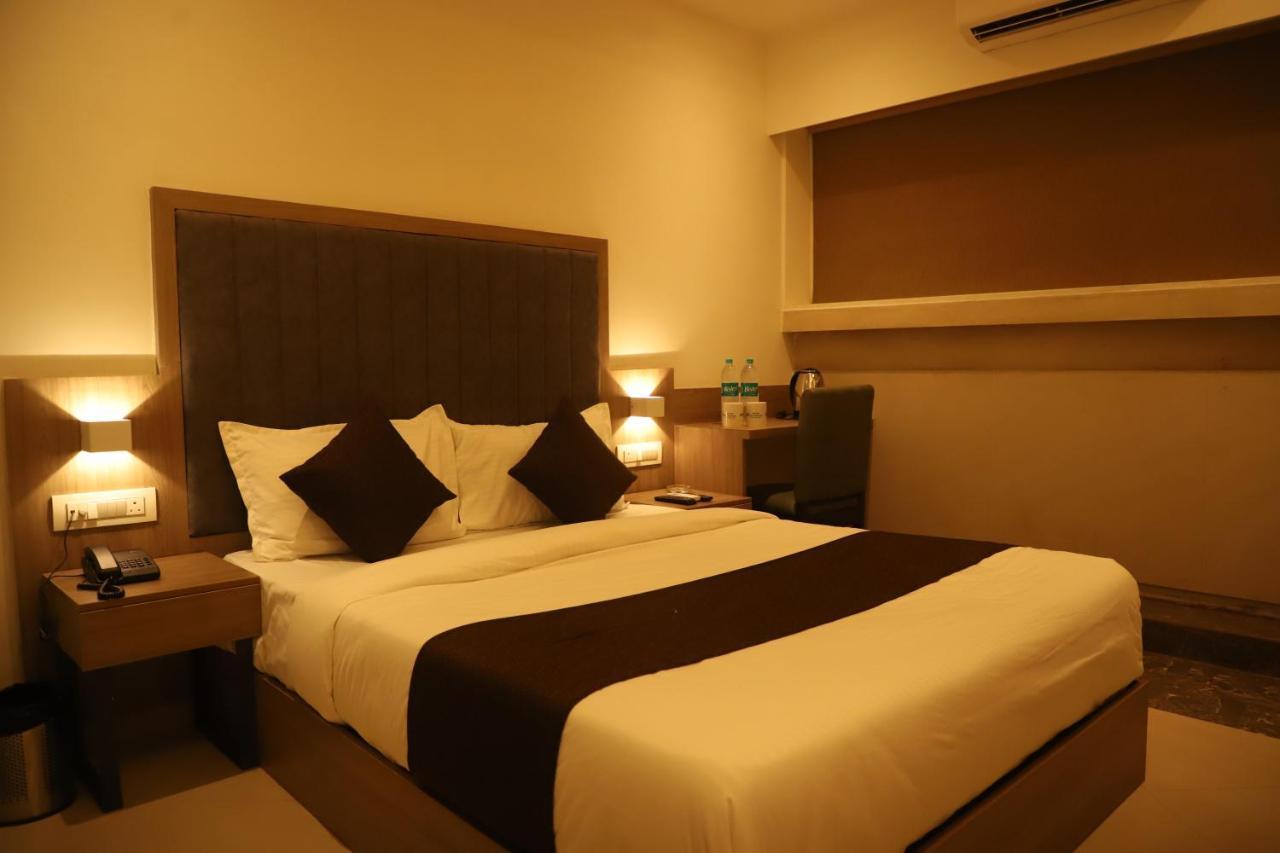 Hotel Sai Pritam Βομβάη Εξωτερικό φωτογραφία