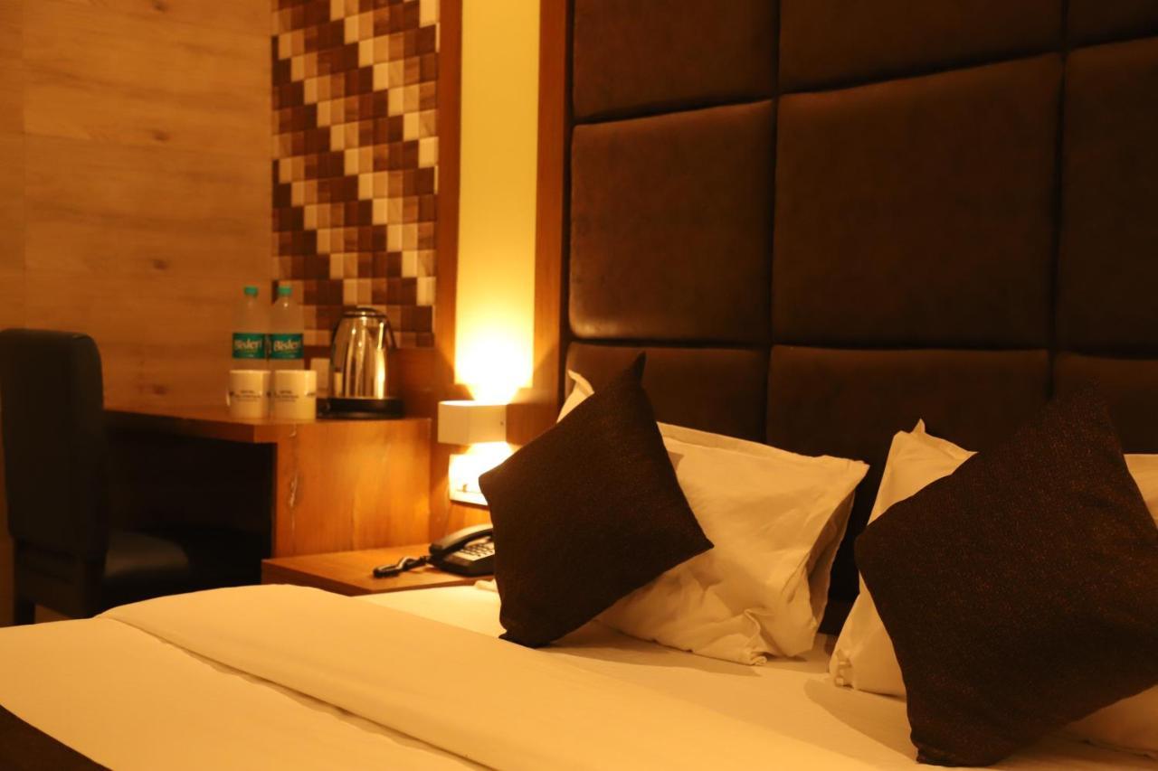 Hotel Sai Pritam Βομβάη Εξωτερικό φωτογραφία