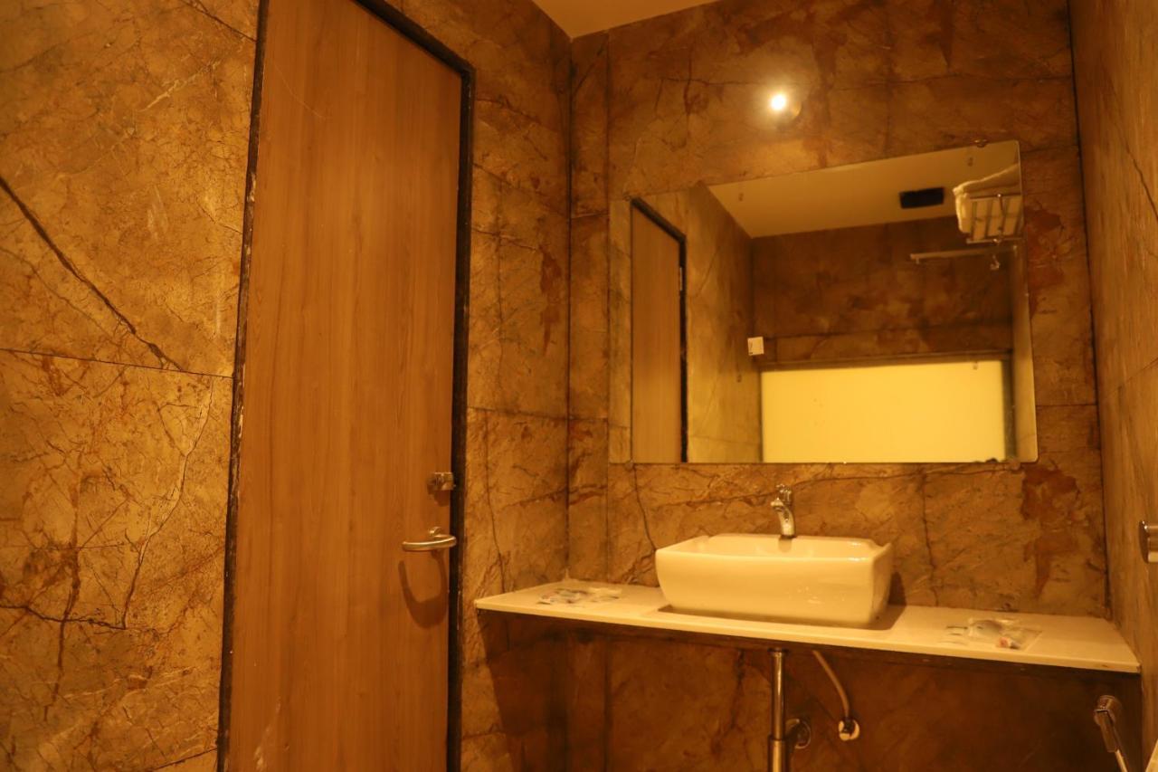 Hotel Sai Pritam Βομβάη Εξωτερικό φωτογραφία