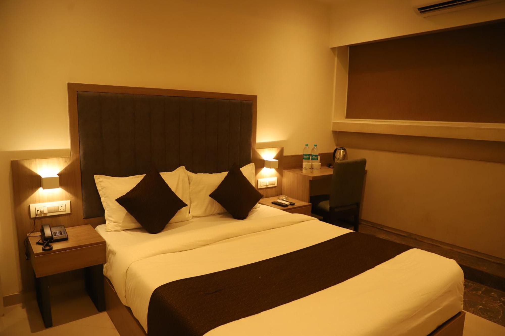 Hotel Sai Pritam Βομβάη Εξωτερικό φωτογραφία